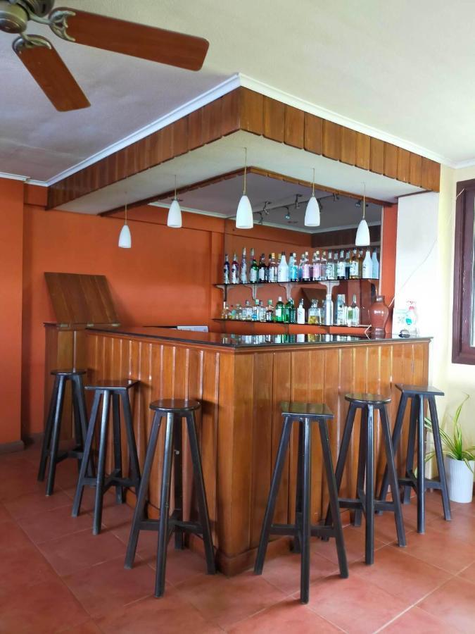 Puesta Del Sol Beach Bungalows And Restobar 맘바자오 외부 사진